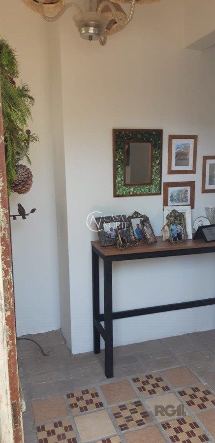 Casa à venda com 3 quartos, 300m², 1 suíte, 6 vagas, Avenida Pátria no bairro São Geraldo em Porto Alegre