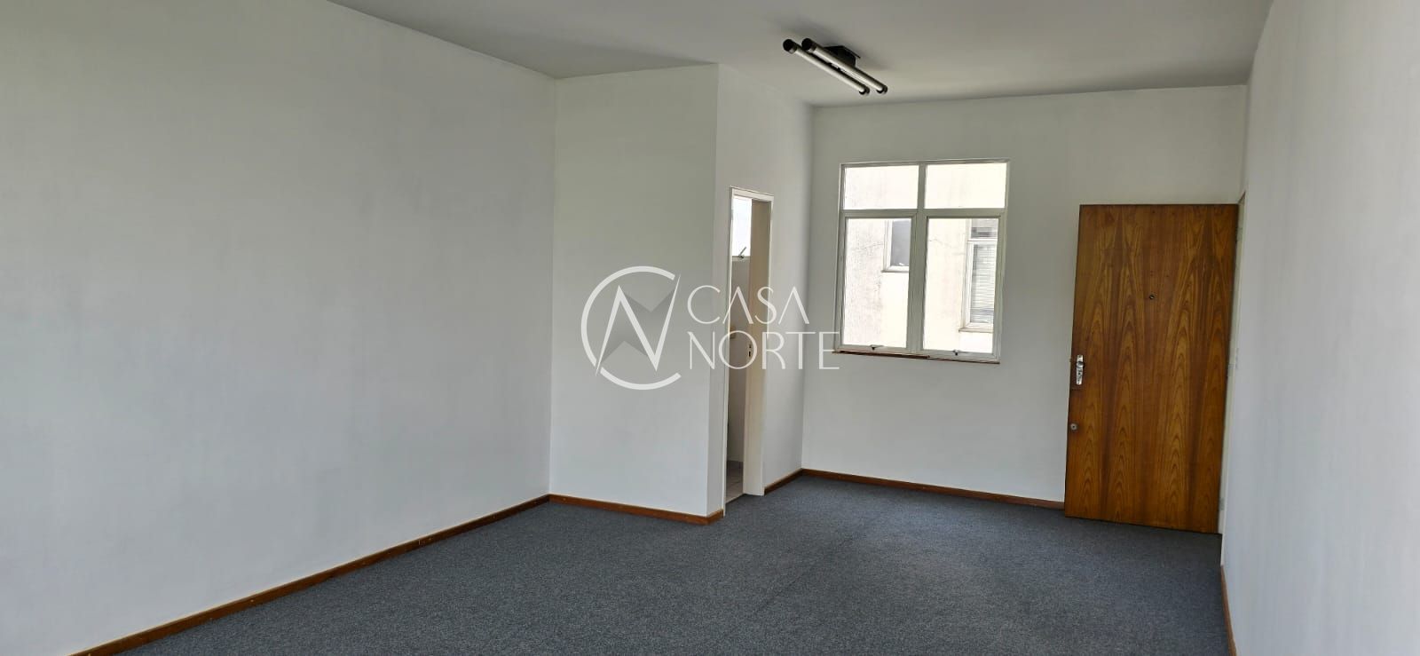 Sala Comercial à venda com 1 quarto, 36m², Avenida Polônia no bairro São Geraldo em Porto Alegre