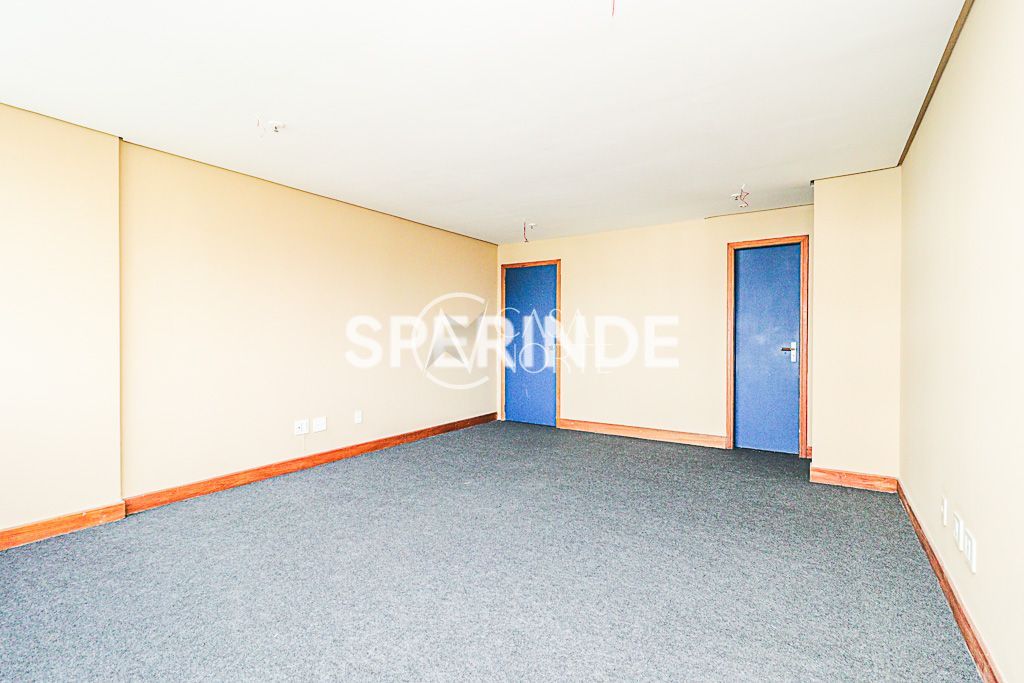 Sala Comercial à venda com 1 quarto, 37m², Avenida Carlos Gomes no bairro Boa Vista em Porto Alegre