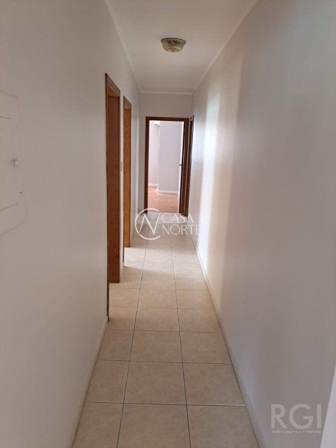 Casa à venda com 3 quartos, 180m², 1 suíte, 2 vagas, Rua Paulo Blaschke no bairro Jardim Itu em Porto Alegre