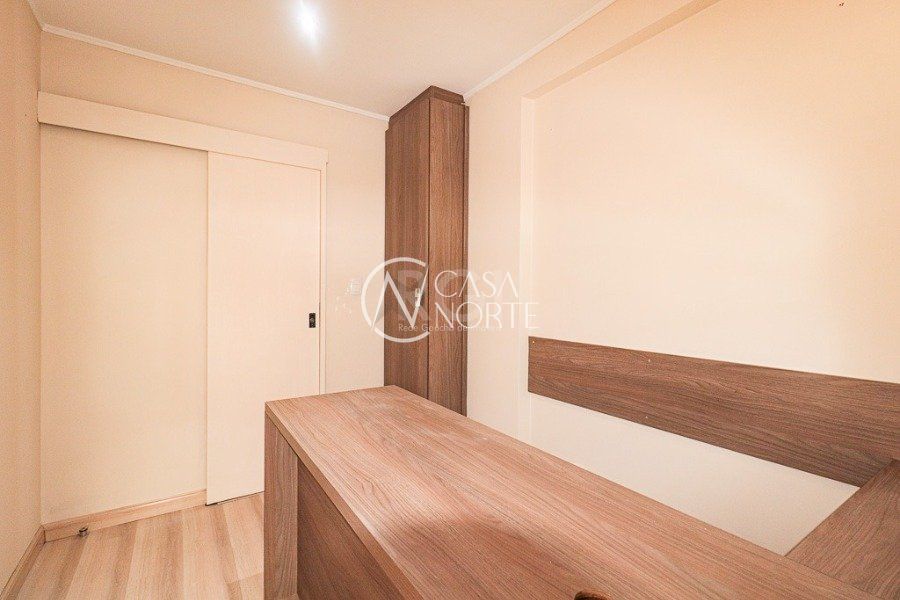 Sala Comercial à venda , 42m², Avenida Cristovao Colombo no bairro Floresta em Porto Alegre