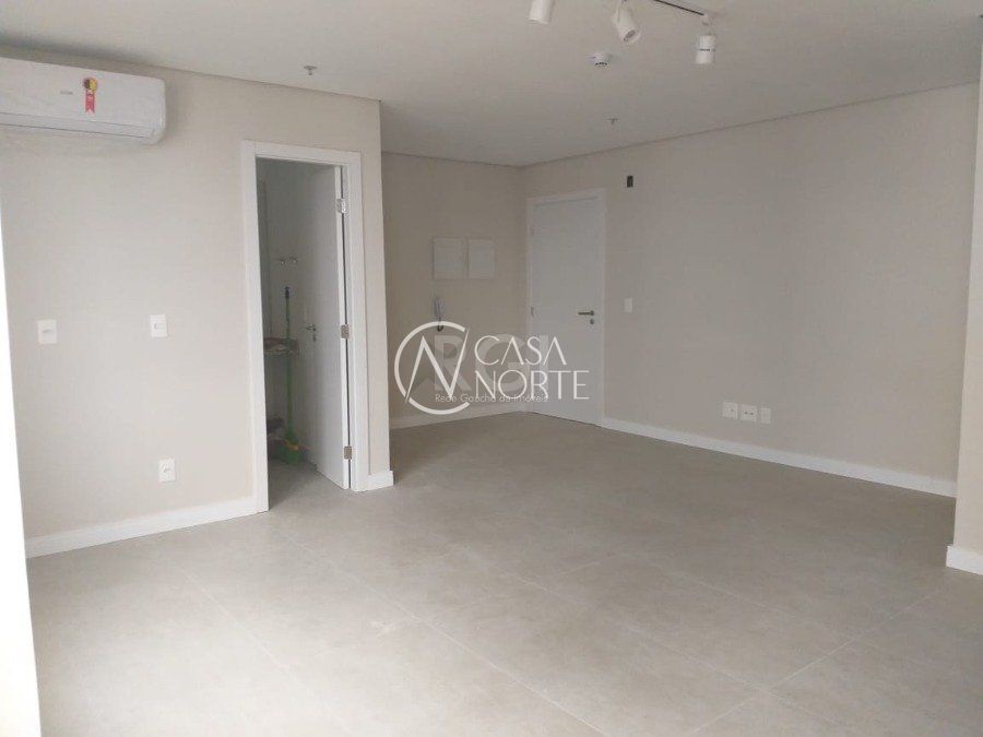 Sala Comercial à venda com 1 quarto, 37m², 1 vaga, Avenida Independência no bairro Independência em Porto Alegre