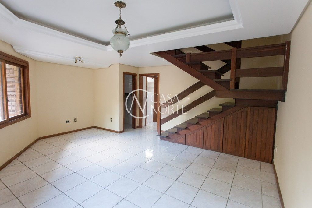 Casa à venda com 3 quartos, 126m², 2 suítes, 1 vaga, Rua Monte Alegre no bairro Jardim Floresta em Porto Alegre