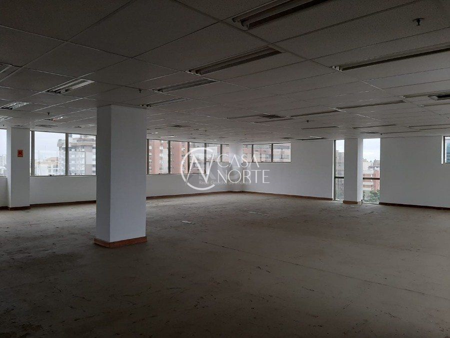 Sala Comercial à venda , 318m², 4 vagas, Avenida Carlos Gomes no bairro Boa Vista em Porto Alegre
