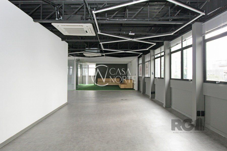 Sala Comercial à venda , 171m², Avenida Carlos Gomes no bairro Auxiliadora em Porto Alegre