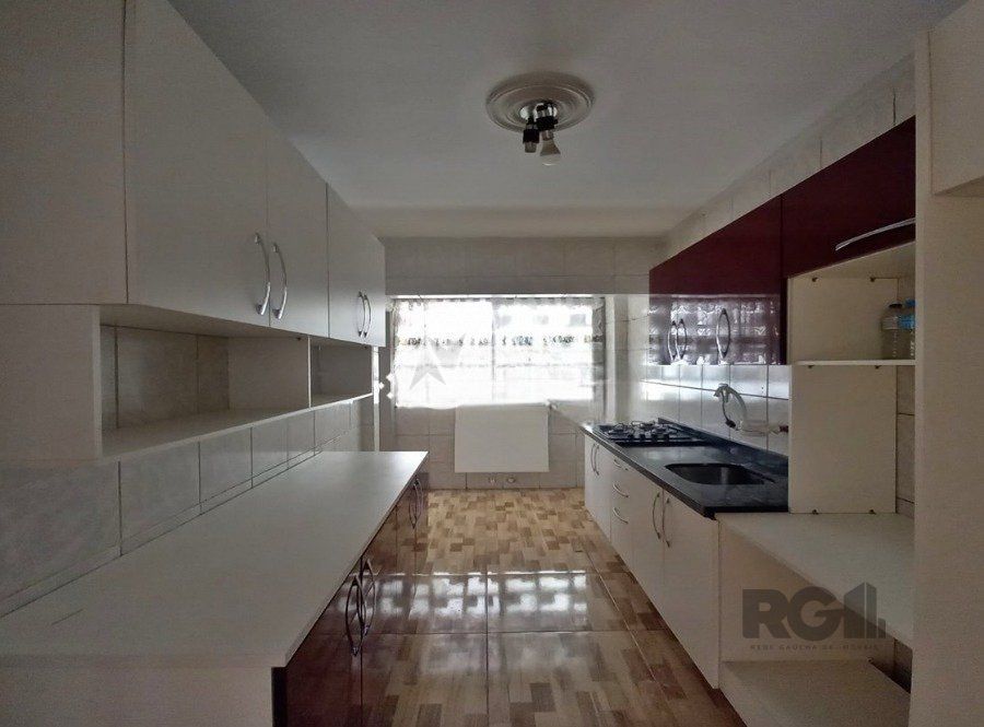 Apartamento à venda com 2 quartos, 68m², 1 vaga, Avenida Padre Cacique no bairro Praia de Belas em Porto Alegre