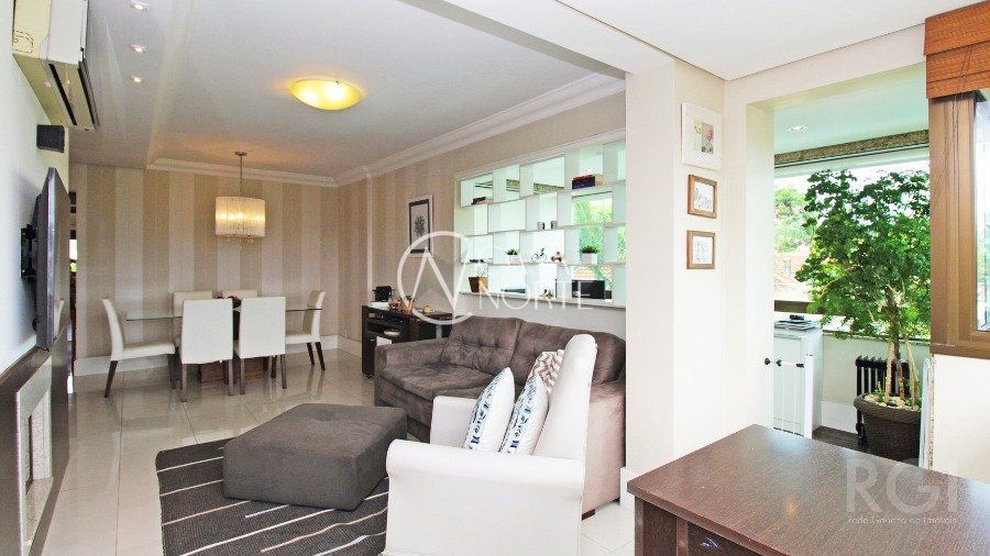 Apartamento à venda com 2 quartos, 97m², 1 suíte, 2 vagas, Rua Guararapes no bairro Petrópolis em Porto Alegre