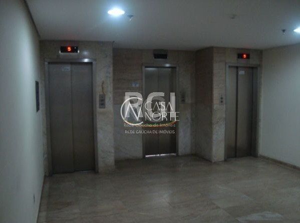 Loja à venda com 1 quarto, 45m², 1 vaga, Rua Vinte e Quatro de Outubro no bairro Moinhos de Vento em Porto Alegre