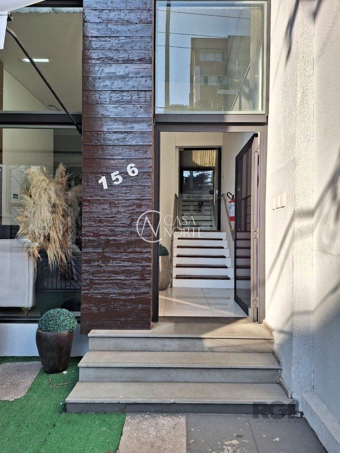 Casa Comercial à venda com 3 quartos, 325m², 1 vaga, Avenida Getúlio Vargas no bairro Menino Deus em Porto Alegre