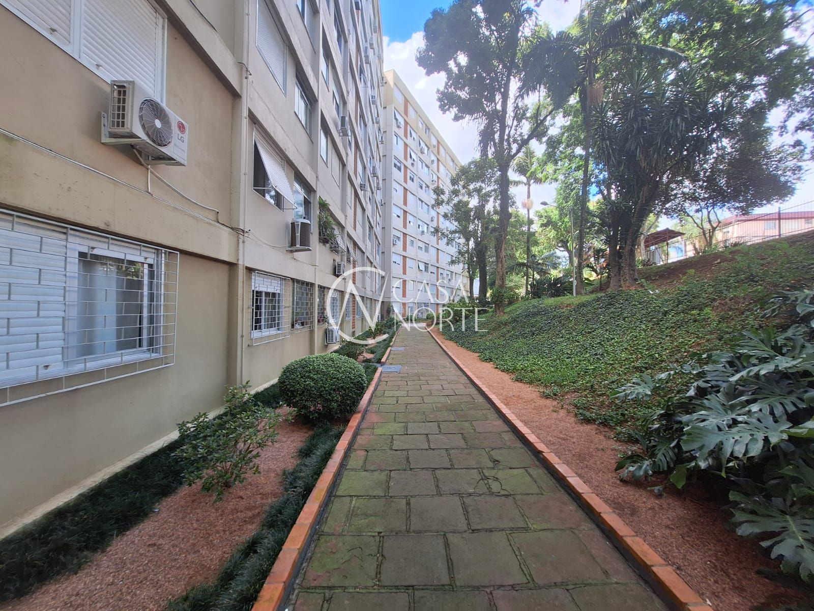 Apartamento à venda com 2 quartos, 56m², 1 vaga, Avenida Professor Oscar Pereira no bairro Azenha em Porto Alegre