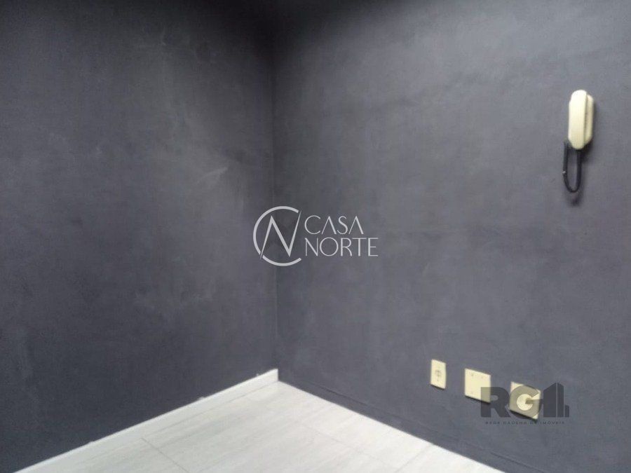 Sala Comercial à venda , 40m², Rua João Abbott no bairro Petrópolis em Porto Alegre