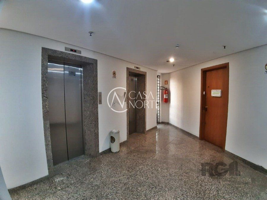 Sala Comercial à venda , 57m², Avenida Carlos Gomes no bairro Auxiliadora em Porto Alegre