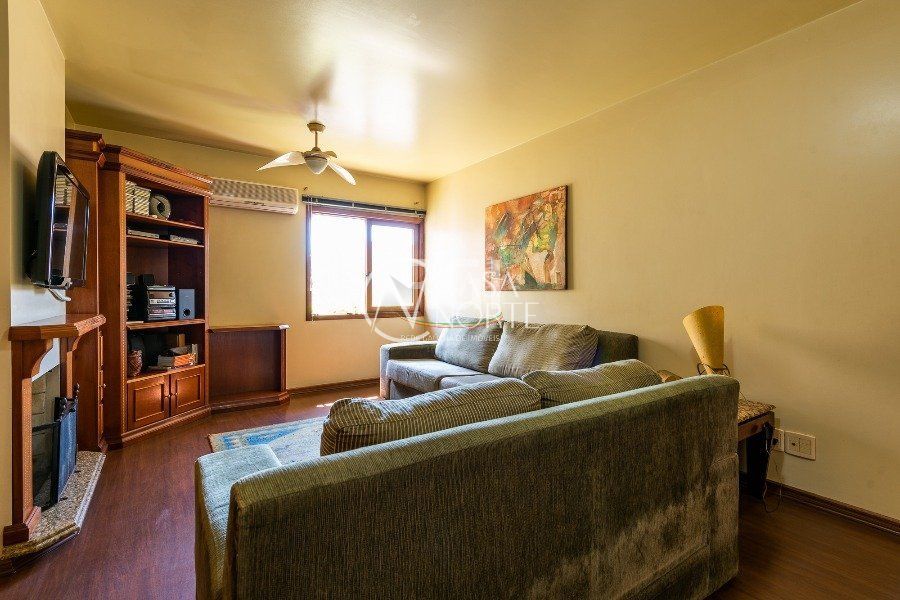 Apartamento à venda com 3 quartos, 135m², 1 suíte, 2 vagas, Rua Liberdade no bairro Rio Branco em Porto Alegre