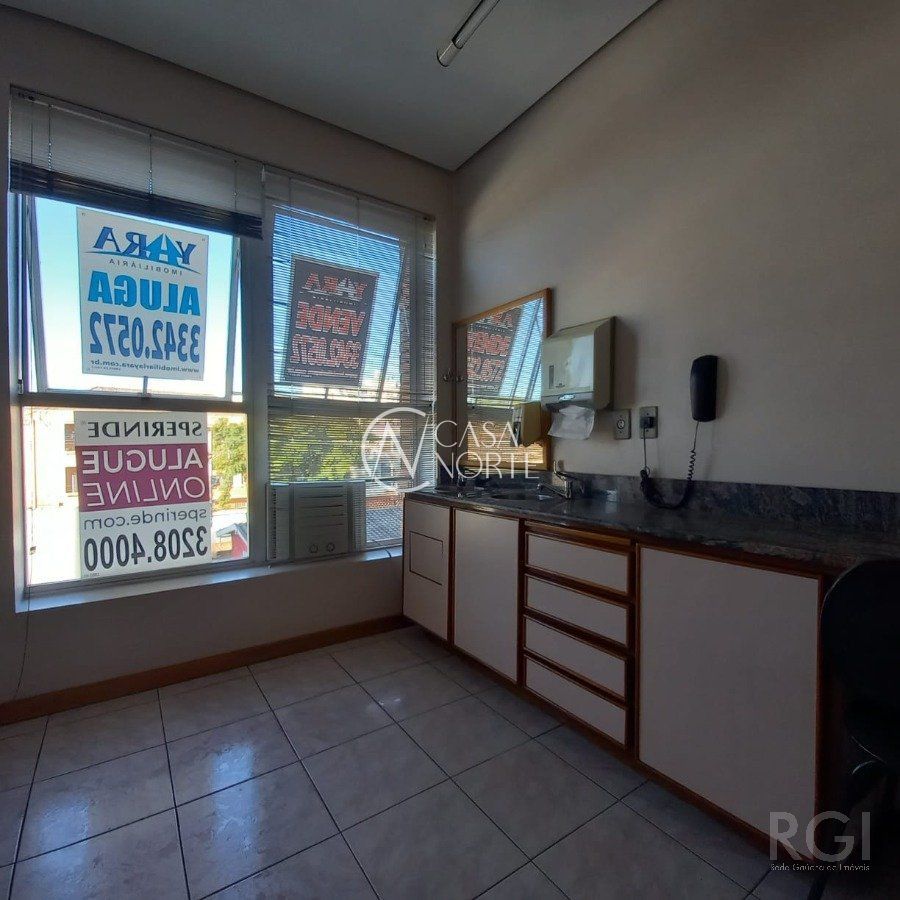 Sala Comercial à venda com 1 quarto, 31m², Avenida Assis Brasil, 164 no bairro Passo da Areia em Porto Alegre