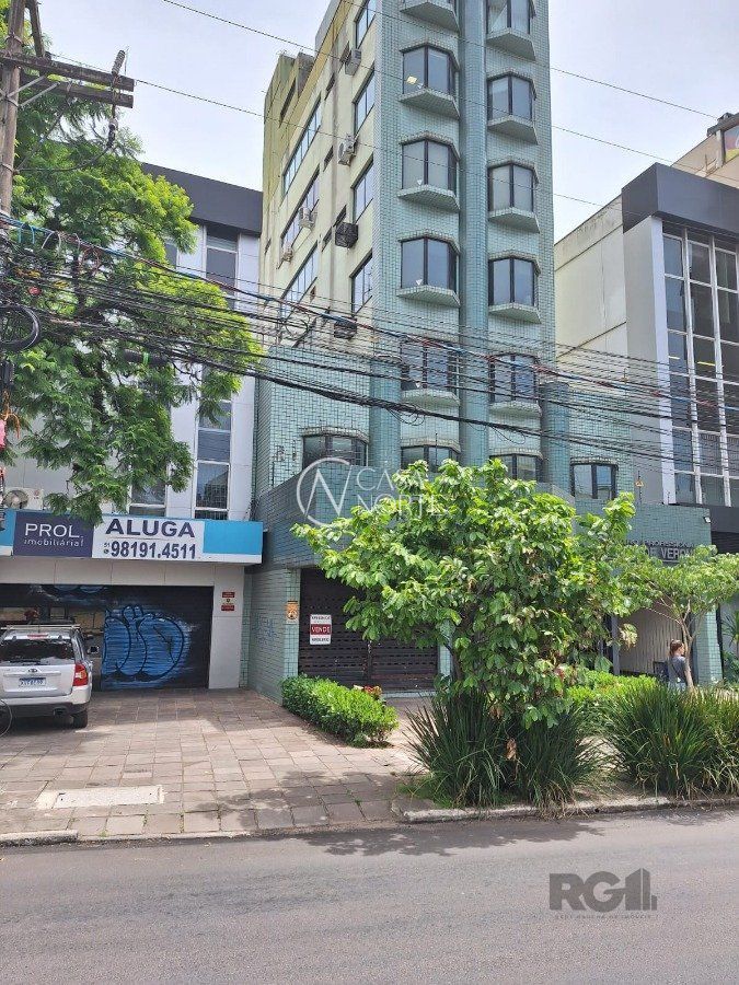 Loja à venda , 87m², Avenida Cristóvão Colombo no bairro Floresta em Porto Alegre