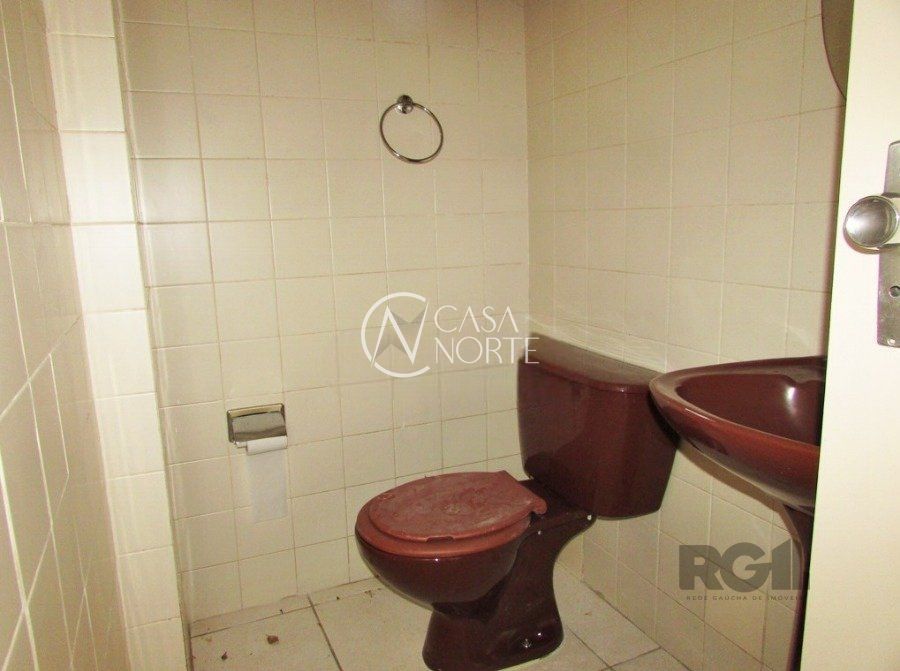 Sala Comercial à venda , 48m², Avenida Cristovao Colombo no bairro Floresta em Porto Alegre