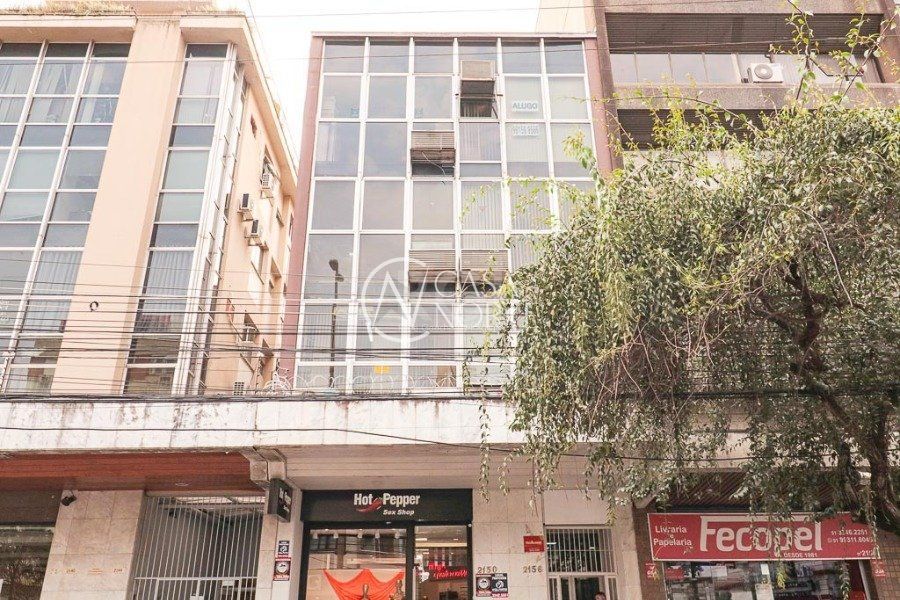 Sala Comercial à venda , 42m², Avenida Cristovao Colombo no bairro Floresta em Porto Alegre