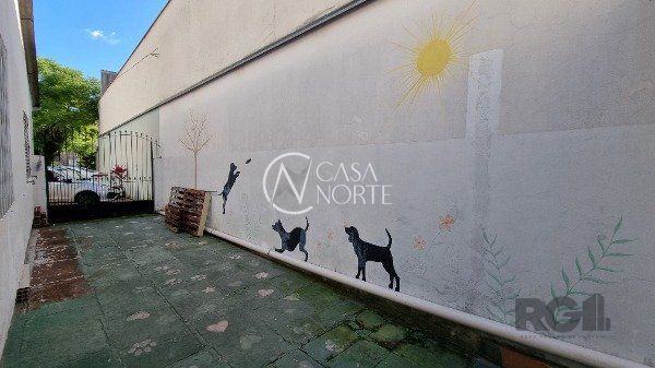 Casa Comercial à venda , 110m², Rua Itapeva no bairro Passo da Areia em Porto Alegre