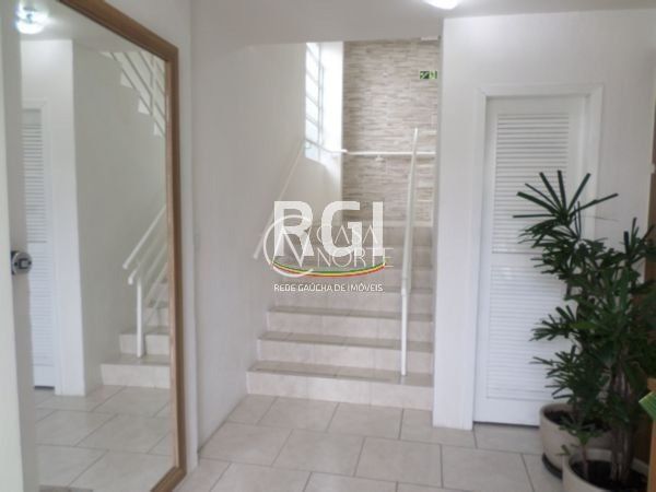 Sala Comercial à venda com 1 quarto, 53m², Rua Três de Maio no bairro Floresta em Porto Alegre