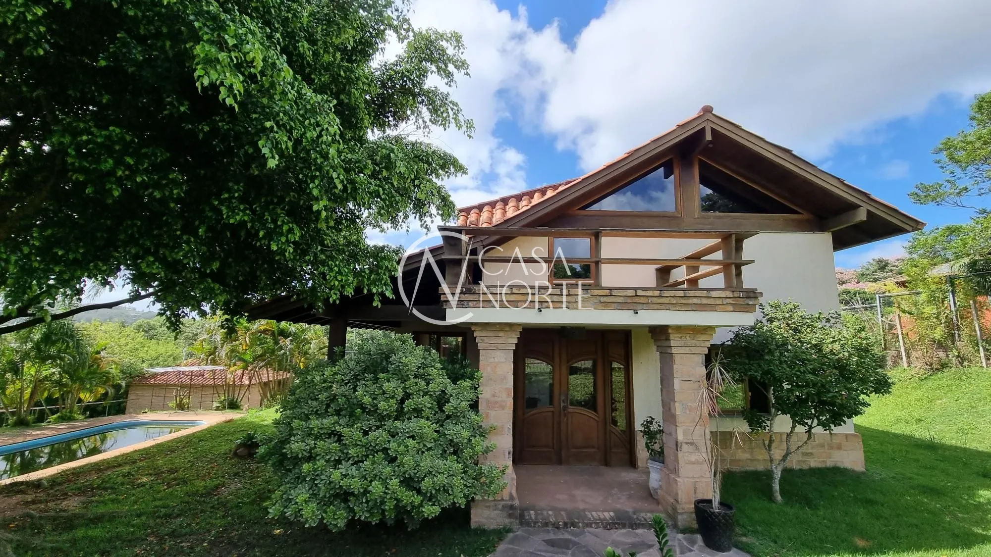 Casa à venda com 4 quartos, 600m², 4 suítes, 2 vagas, Avenida Belem Velho no bairro Vila Nova em Porto Alegre