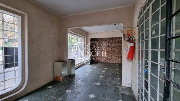 Casa à venda com 2 quartos, 200m², 1 vaga, Rua Doutor Timoteo no bairro Moinhos de Vento em Porto Alegre
