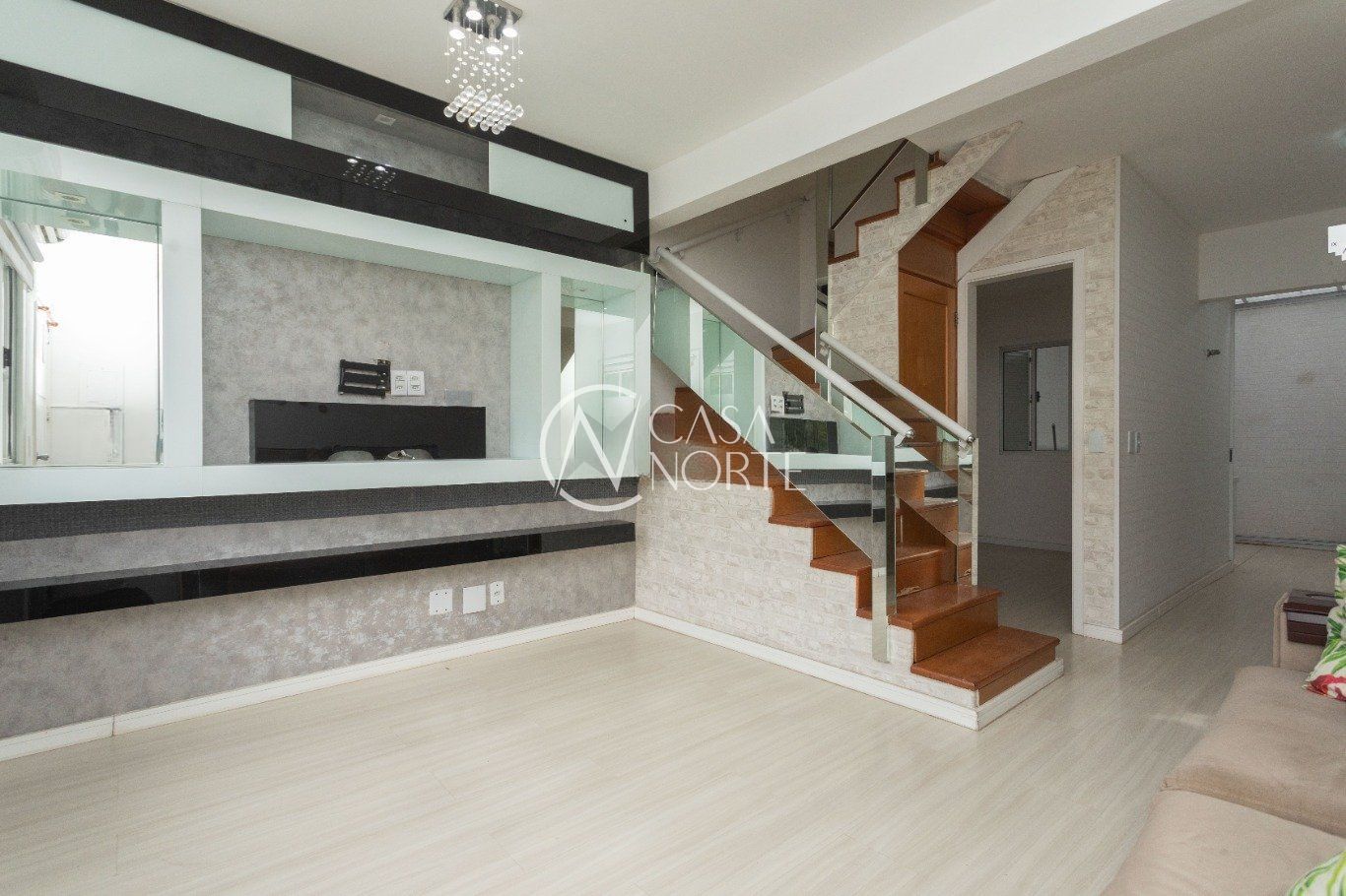 Casa de Condomínio à venda com 3 quartos, 76m², 2 vagas, Rua Engenheiro Frederico Dahne no bairro Sarandi em Porto Alegre