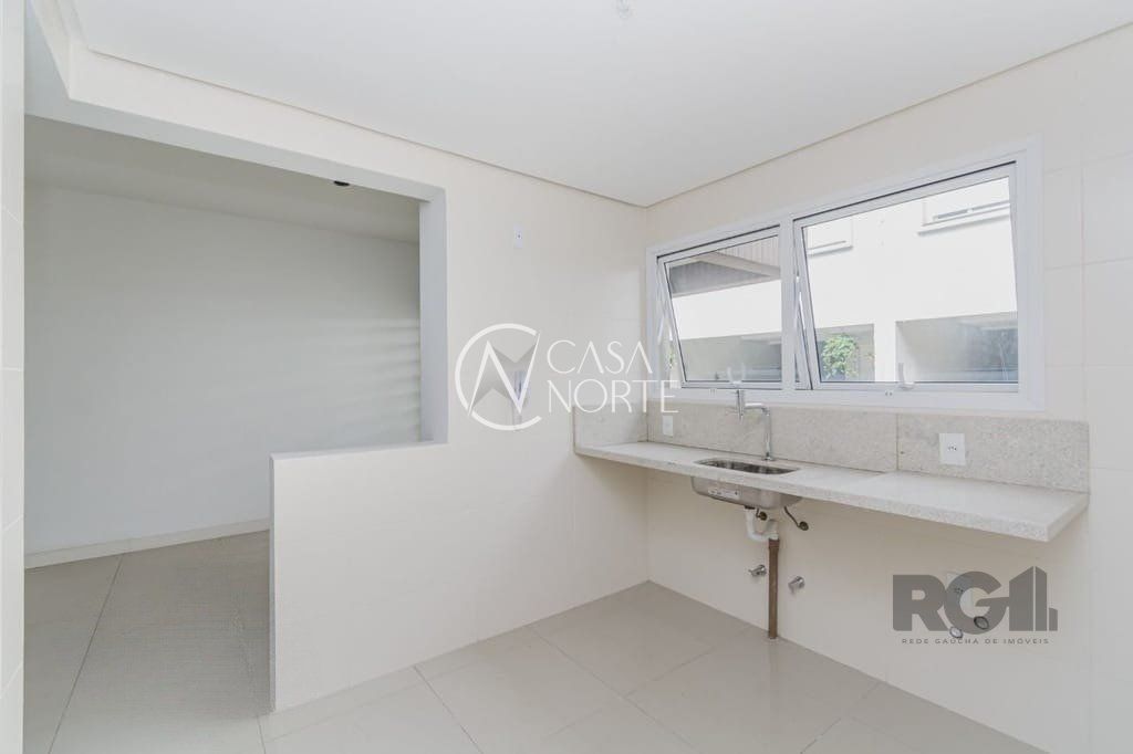 Casa de Condomínio à venda com 3 quartos, 251m², 3 suítes, 3 vagas, Avenida Padre Cacique no bairro Praia de Belas em Porto Alegre