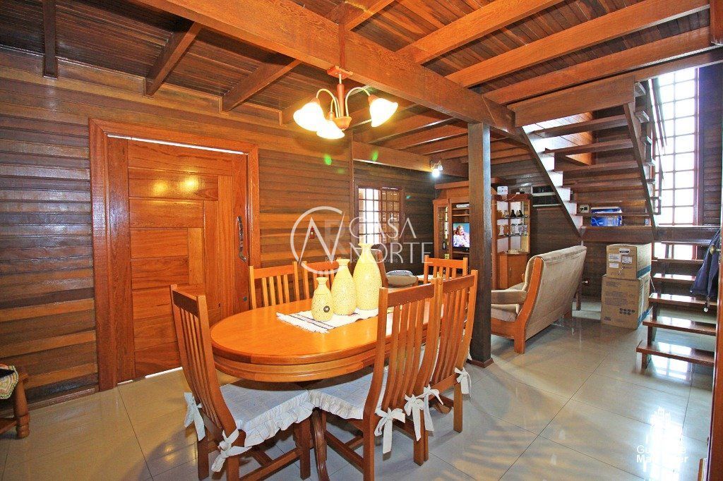 Casa à venda com 3 quartos, 235m², 1 suíte, 3 vagas, Rua Zeferino Dias no bairro Sarandi em Porto Alegre