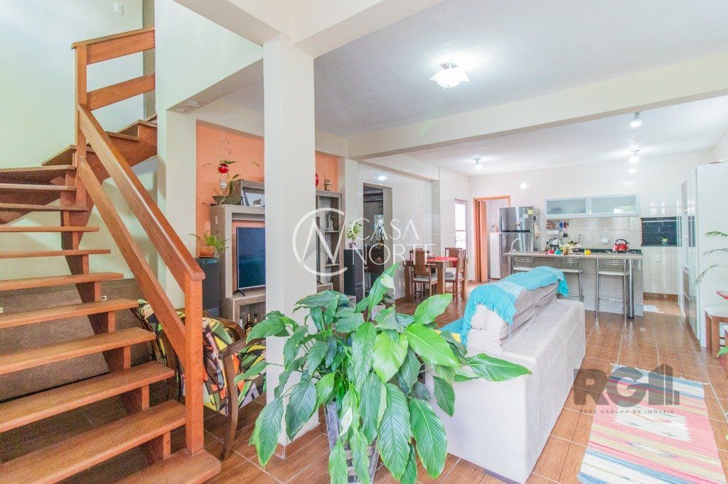 Casa à venda com 3 quartos, 297m², 3 vagas, Rua Banco Inglês no bairro Santa Tereza em Porto Alegre