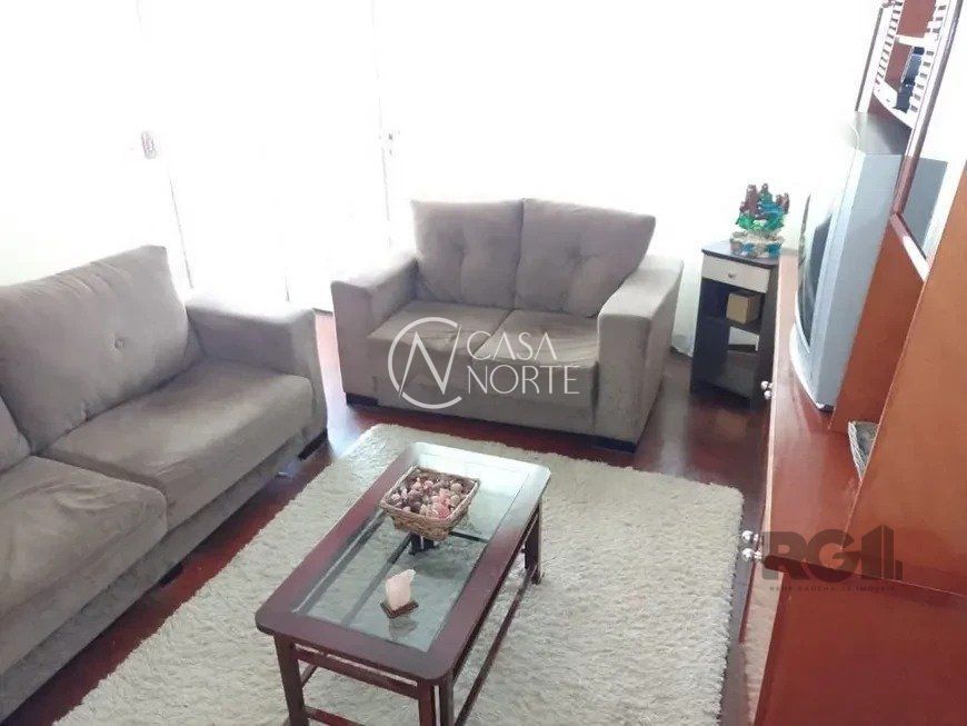 Casa à venda com 2 quartos, 163m², 2 vagas, Avenida José Corrêa da Silva no bairro Cavalhada em Porto Alegre