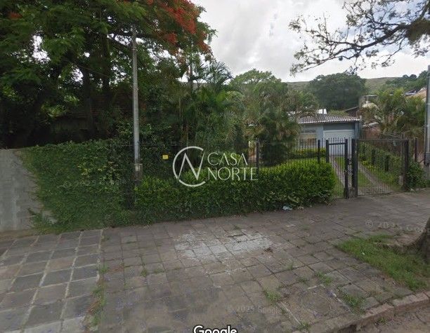 Casa à venda com 3 quartos, 80m², 3 vagas, Rua Frederico Etzberger no bairro Nonoai em Porto Alegre