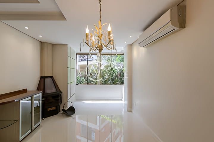 Apartamento à venda com 2 quartos, 81m², 1 suíte, 1 vaga, Rua Barão de Ubá no bairro Bela Vista em Porto Alegre
