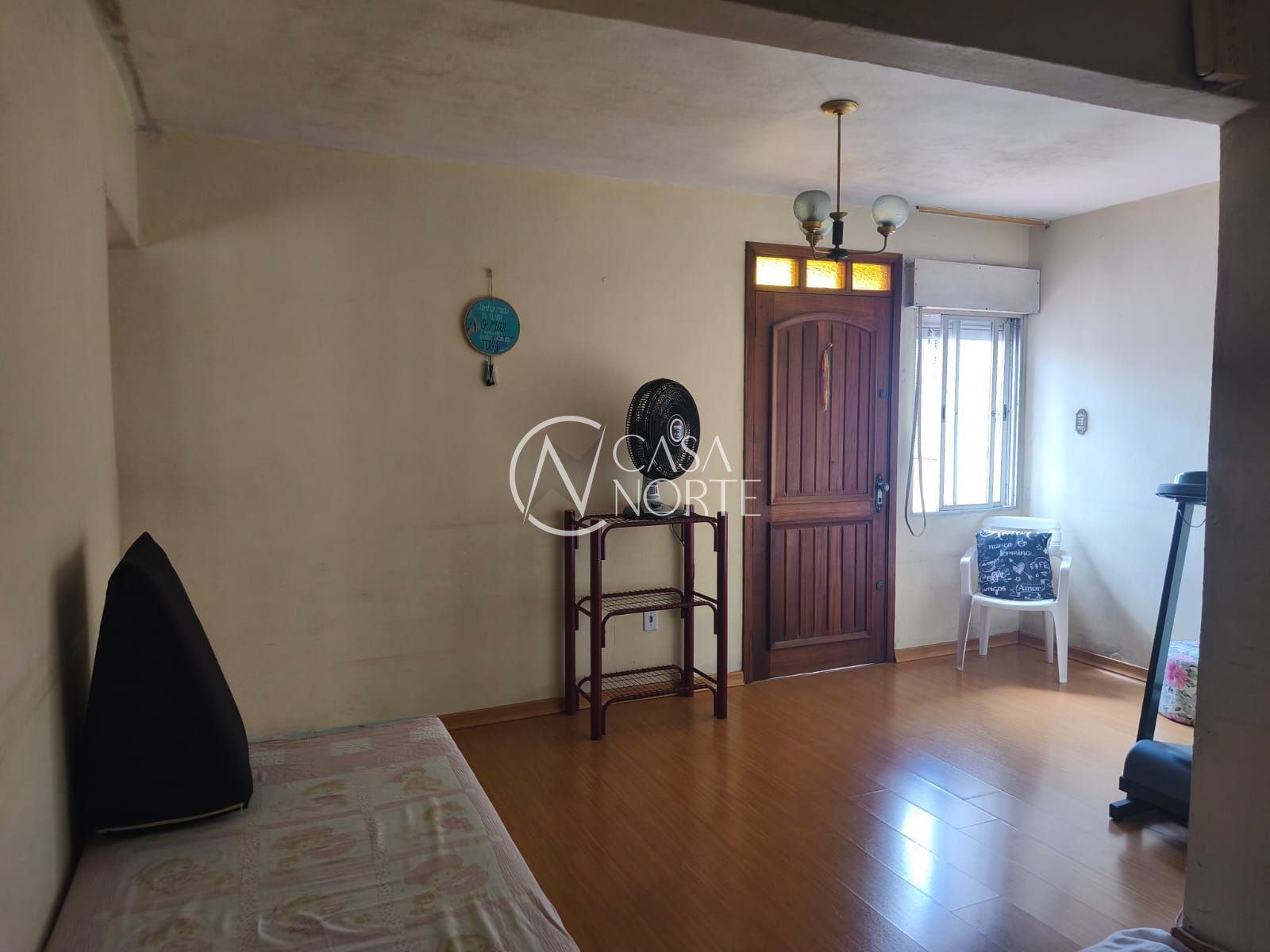 Casa à venda com 3 quartos, 7600m², 1 vaga, Rua Guadalajara no bairro Jardim Sabará em Porto Alegre