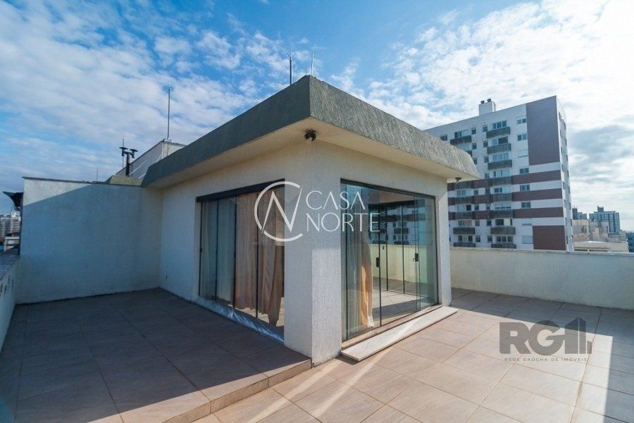 Cobertura à venda com 3 quartos, 211m², 1 suíte, 1 vaga, Rua Coronel Andre Belo no bairro Menino Deus em Porto Alegre