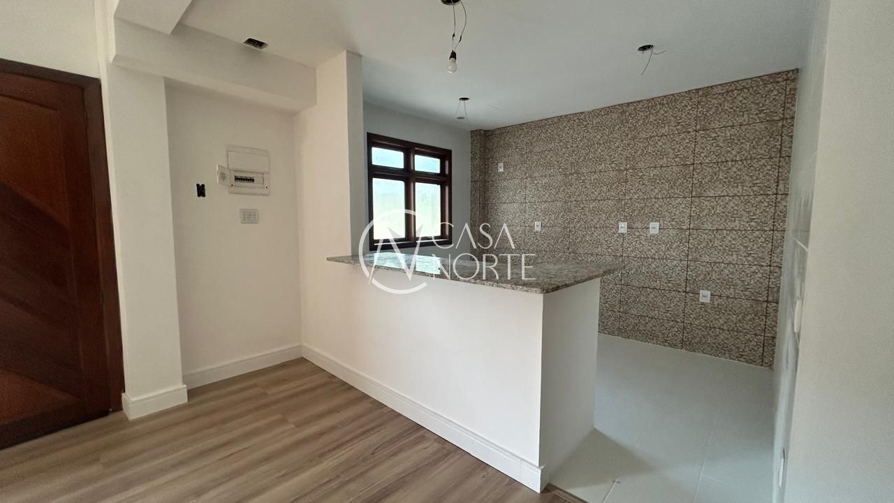 Apartamento à venda com 2 quartos, 75m², 1 vaga, Rua Oscar Schneider no bairro Medianeira em Porto Alegre