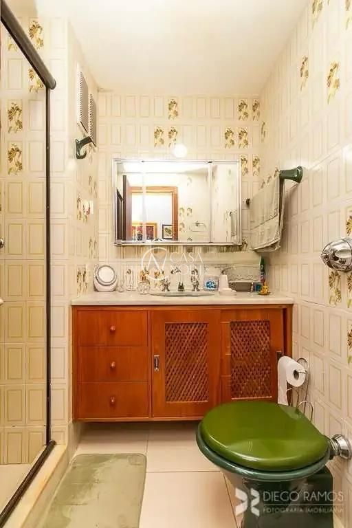 Cobertura à venda com 2 quartos, 153m², 1 suíte, 1 vaga, Rua Peri Machado no bairro Menino Deus em Porto Alegre