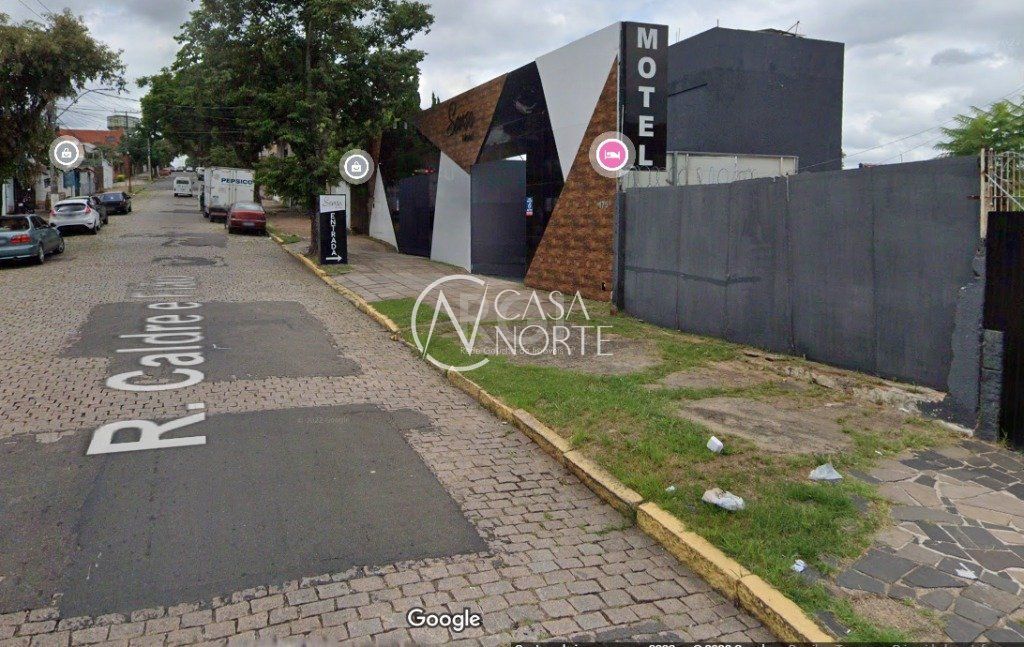 Terreno à venda  com 693m², Rua Caldre e Fiao no bairro Santo Antônio em Porto Alegre