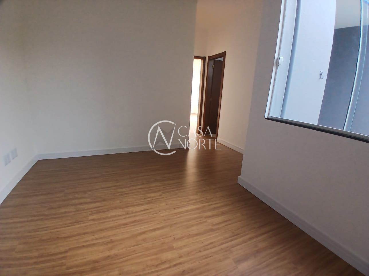 Apartamento Garden à venda com 1 quarto, 53m², Avenida Tapiaçu no bairro Passo da Areia em Porto Alegre
