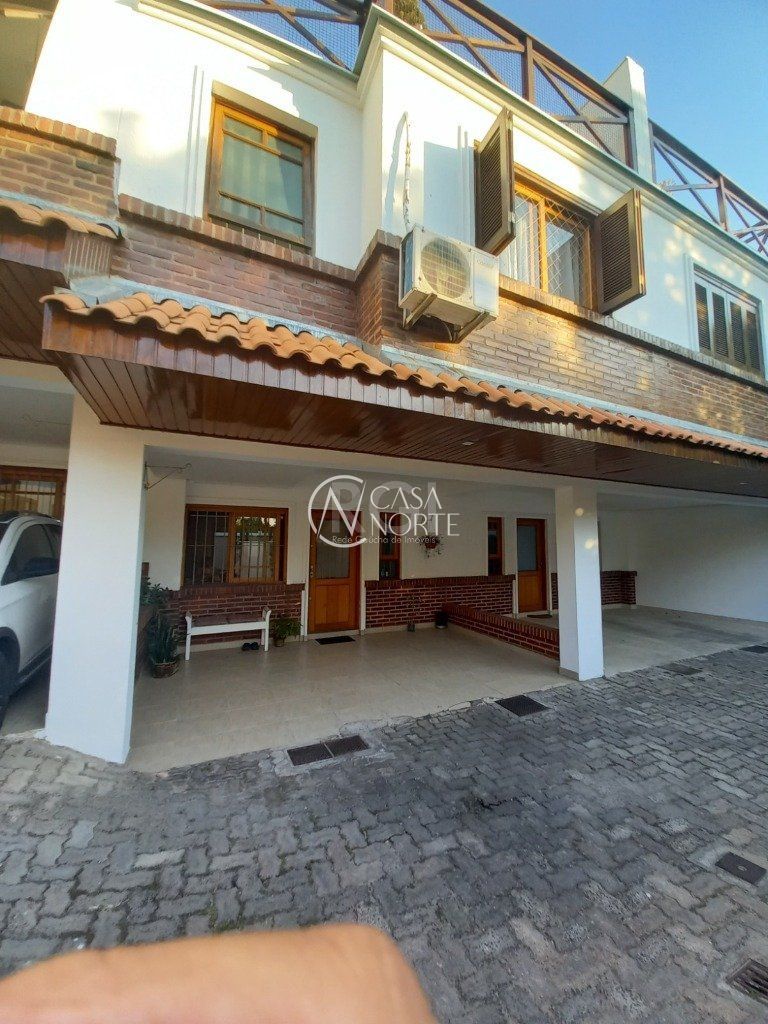 Casa de Condomínio à venda com 3 quartos, 138m², 1 suíte, 2 vagas, Rua Conselheiro Xavier da Costa no bairro Ipanema em Porto Alegre