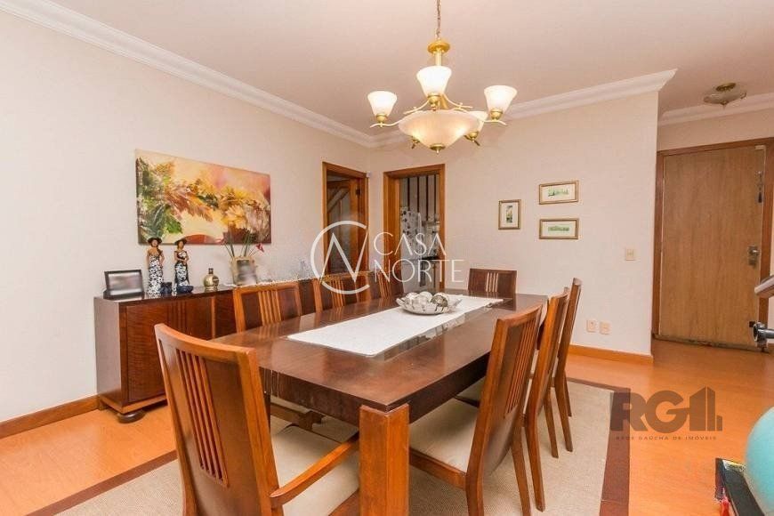 Casa à venda com 4 quartos, 380m², 2 suítes, 4 vagas, Rua Carumbé no bairro Bom Jesus em Porto Alegre