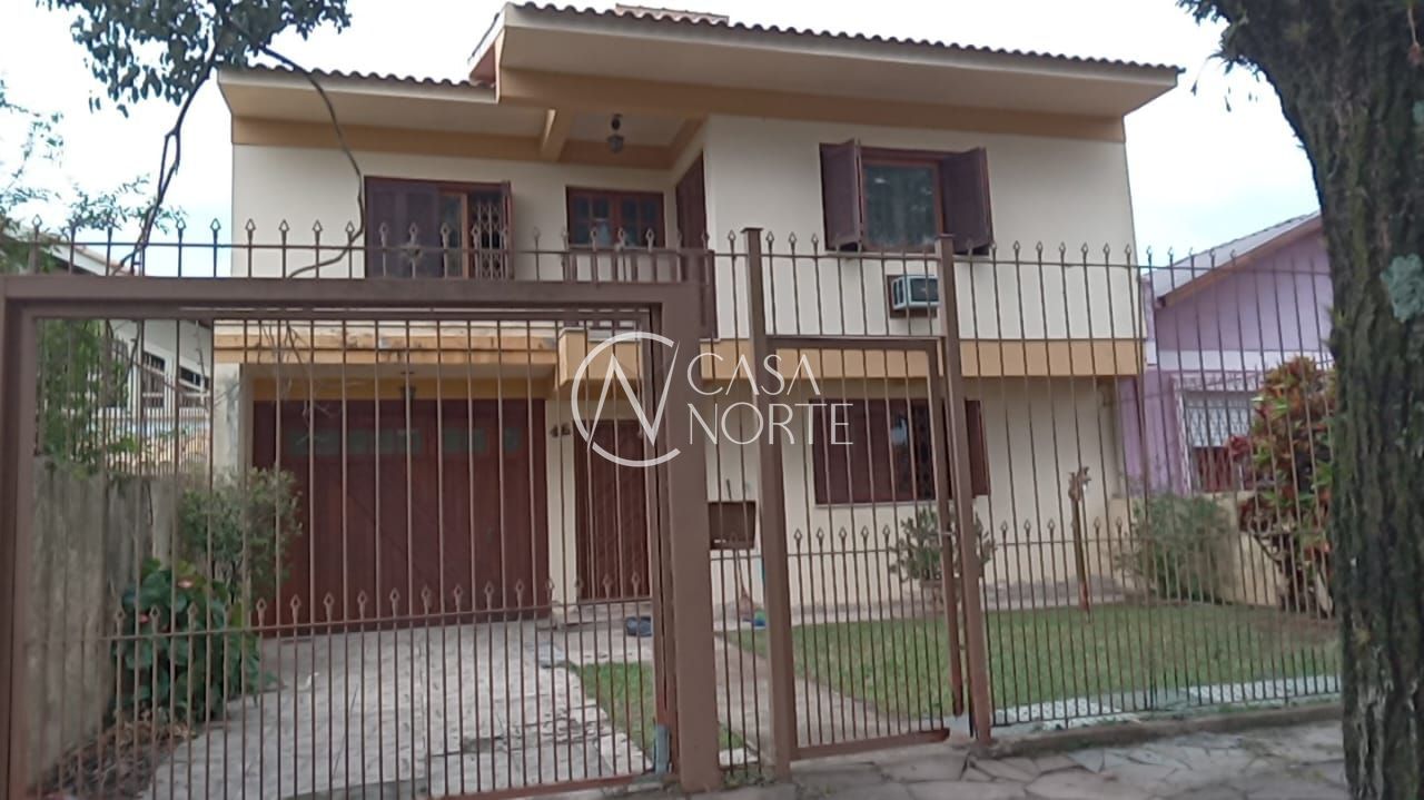 Casa à venda com 3 quartos, 191m², 1 suíte, 3 vagas, Avenida Cruz Alta no bairro Nonoai em Porto Alegre