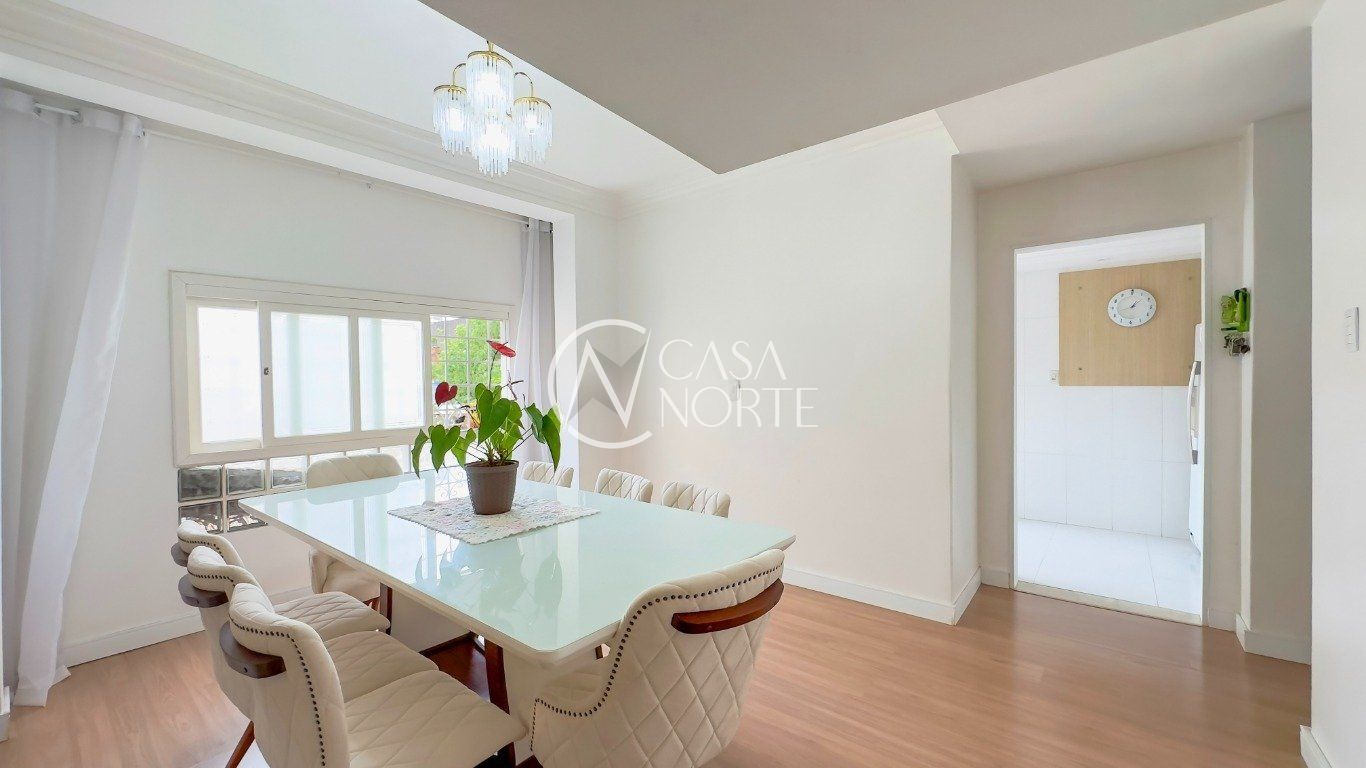 Casa à venda com 3 quartos, 175m², 1 suíte, 3 vagas, Avenida da Azenha no bairro Azenha em Porto Alegre