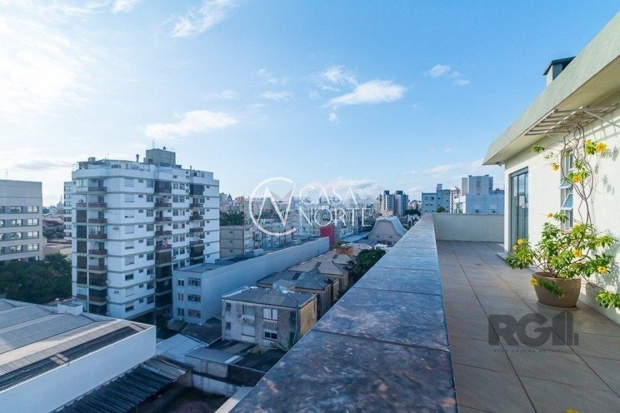 Cobertura à venda com 3 quartos, 211m², 1 suíte, 1 vaga, Rua Coronel Andre Belo no bairro Menino Deus em Porto Alegre