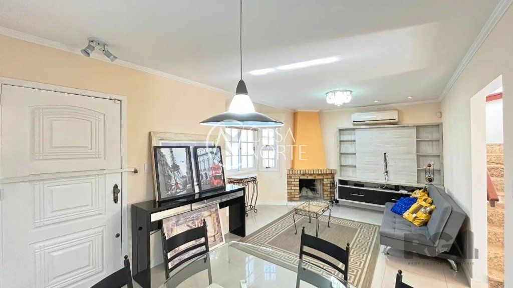 Casa à venda com 3 quartos, 119m², 2 vagas, Avenida José Corrêa da Silva no bairro Cavalhada em Porto Alegre