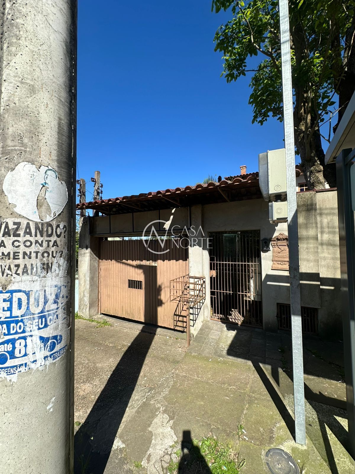 Casa à venda com 3 quartos, 318m², 1 suíte, 4 vagas, Avenida Professor Oscar Pereira no bairro Cascata em Porto Alegre