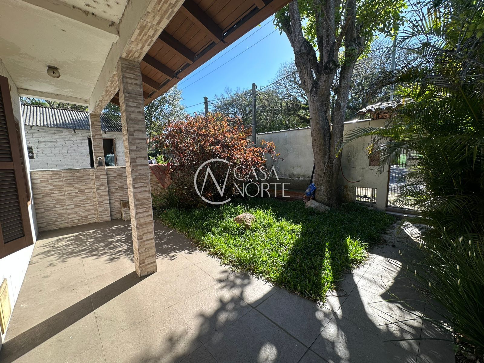 Casa à venda com 3 quartos, 318m², 1 suíte, 4 vagas, Avenida Professor Oscar Pereira no bairro Cascata em Porto Alegre