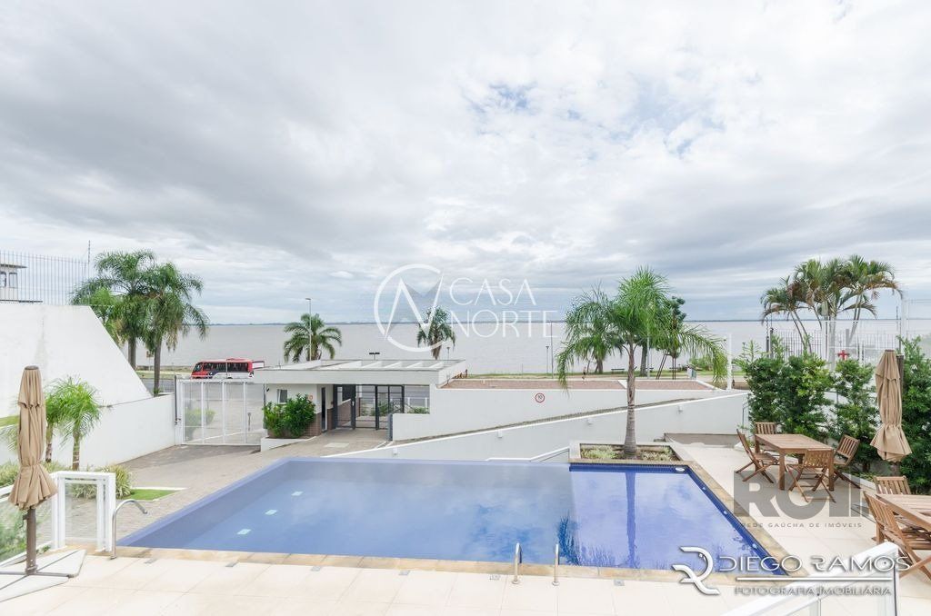 Casa de Condomínio à venda com 3 quartos, 250m², 3 suítes, 3 vagas, Avenida Padre Cacique no bairro Praia de Belas em Porto Alegre