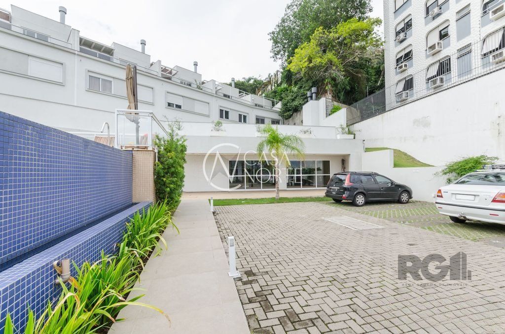 Casa de Condomínio à venda com 3 quartos, 250m², 3 suítes, 3 vagas, Avenida Padre Cacique no bairro Praia de Belas em Porto Alegre