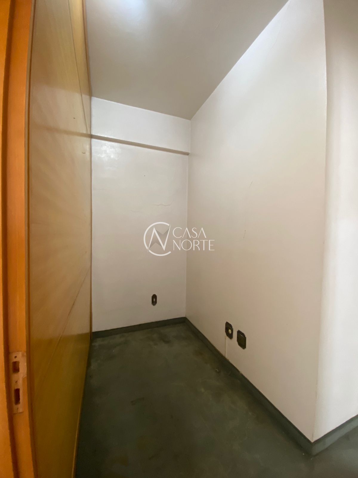 Sala Comercial à venda com 1 quarto, 26m², Avenida Teresópolis no bairro Teresópolis em Porto Alegre