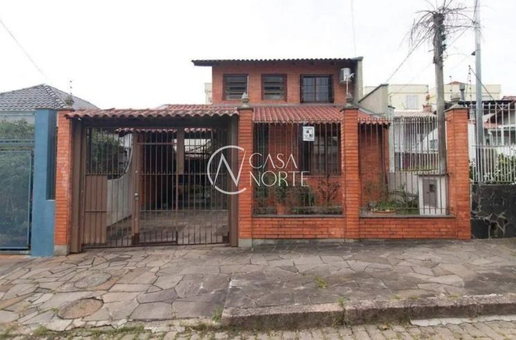 Casa à venda com 3 quartos, 202m², 1 suíte, 2 vagas, Rua Coronel Villagran Cabrita no bairro Partenon em Porto Alegre